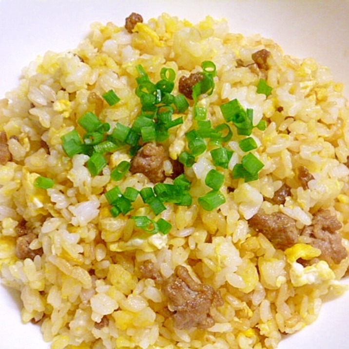 簡単 しめに 豚ひき肉とたまごのやみつきチャーハン レシピ 作り方 By みずたまsweet 楽天レシピ